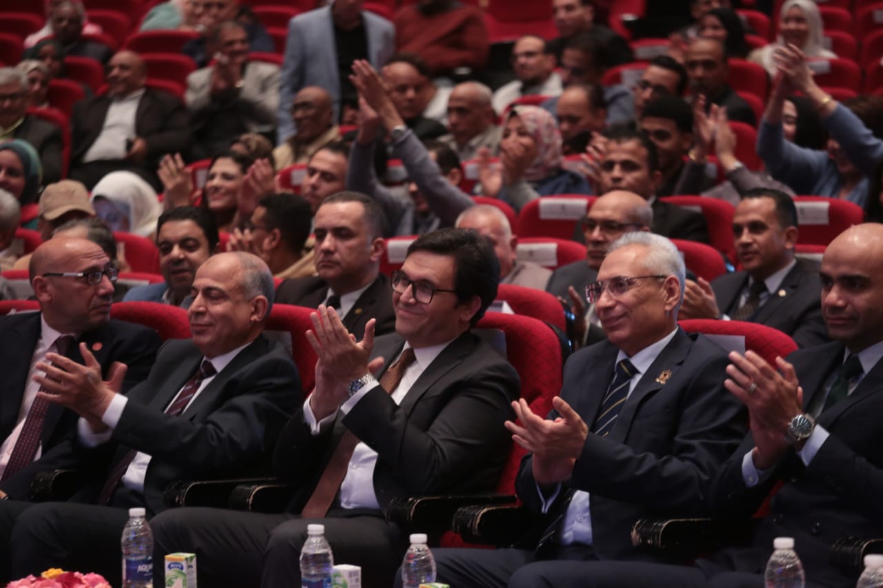 وزير الثقافة ومحافظ المنيا يفتتحان فعاليات الدورة 36 للمؤتمر العام لأدباء مصر بجامعة المنيا